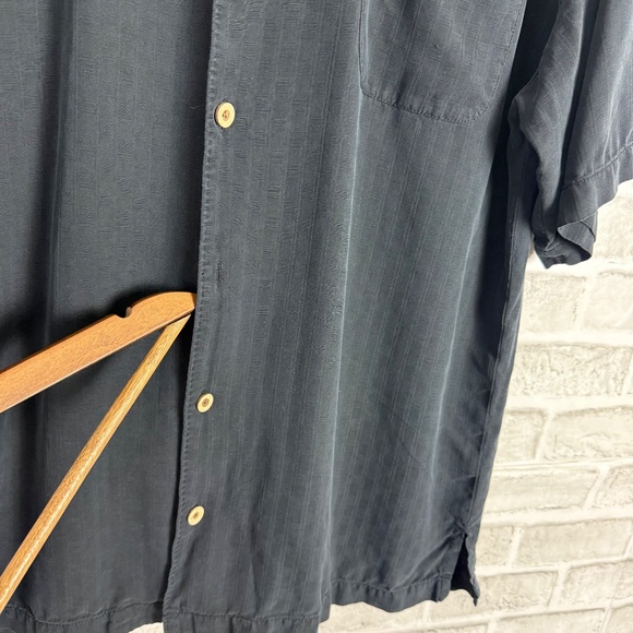 Tommy Bahama All Black 100% Silk Button Up Hawaiian Camp Shirt Mens XL FLAWED - Picture 3 of 7